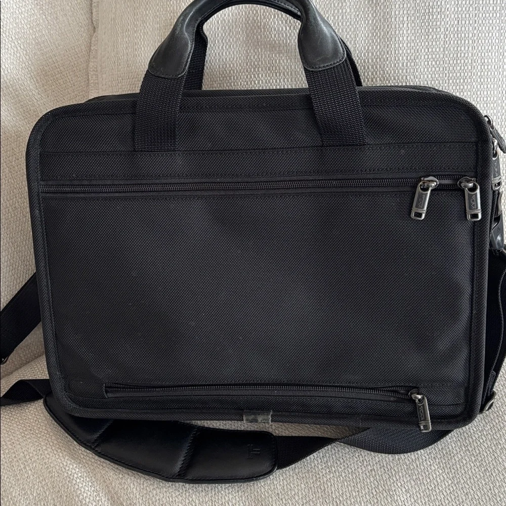 Tumi Black Computer Laptop Briefcase Bag in 100% Ballistic Nylon